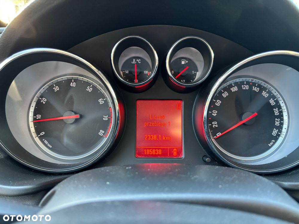 Opel Insignia 1.6 - 19