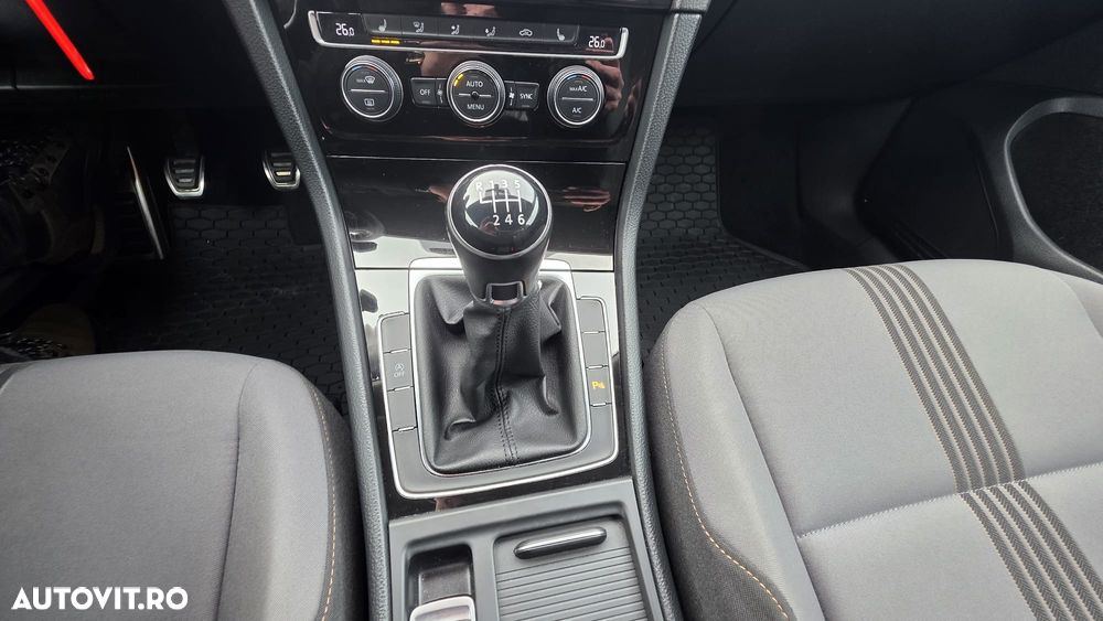 Volkswagen Golf 2.0 TDI Highline - 9