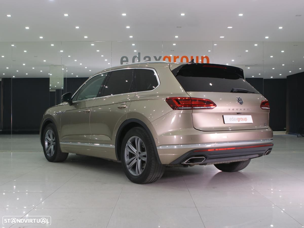VW Touareg 3.0 TDI V6 Elegance Plus - 4