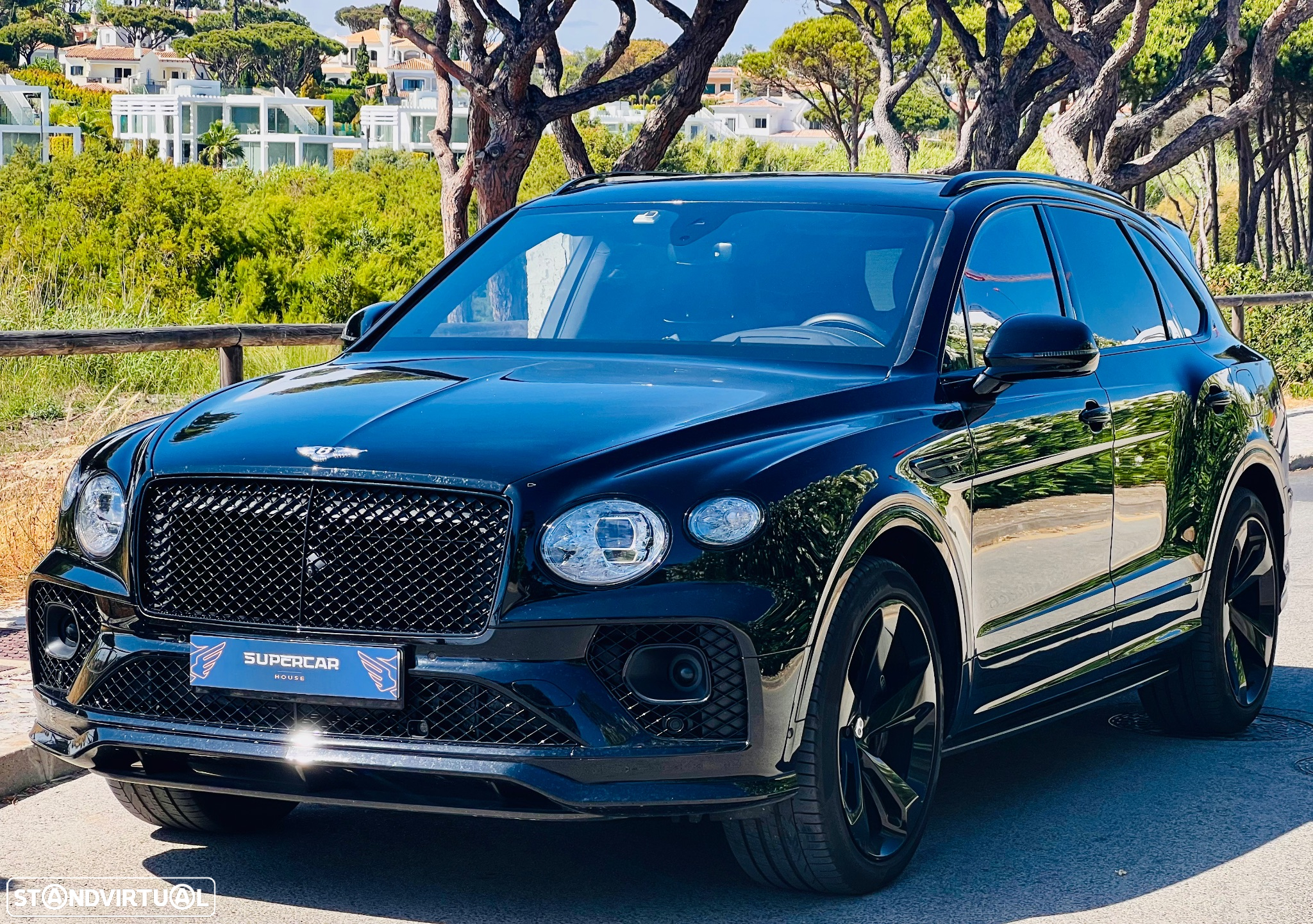 Bentley Bentayga - 17