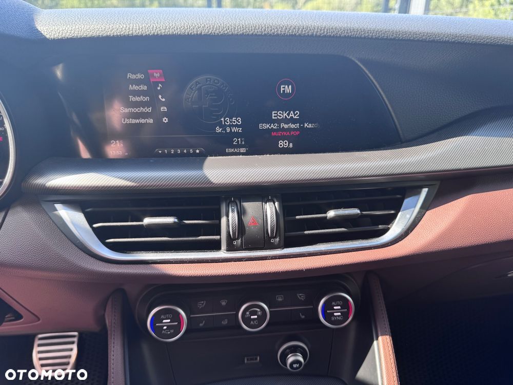 Alfa Romeo Stelvio 2.0 Turbo TI Q4 - 14