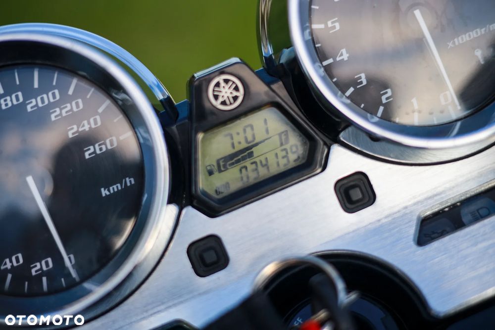 Yamaha XJR - 4