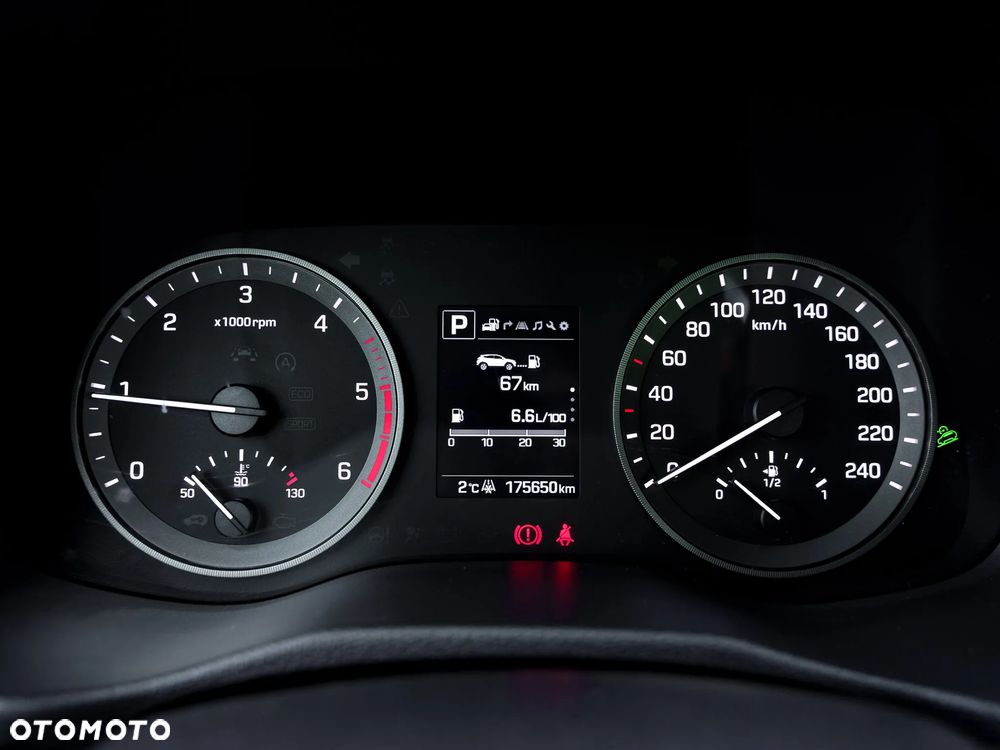 Hyundai Tucson blue 1.7 CRDi 2WD DCT Premium - 26