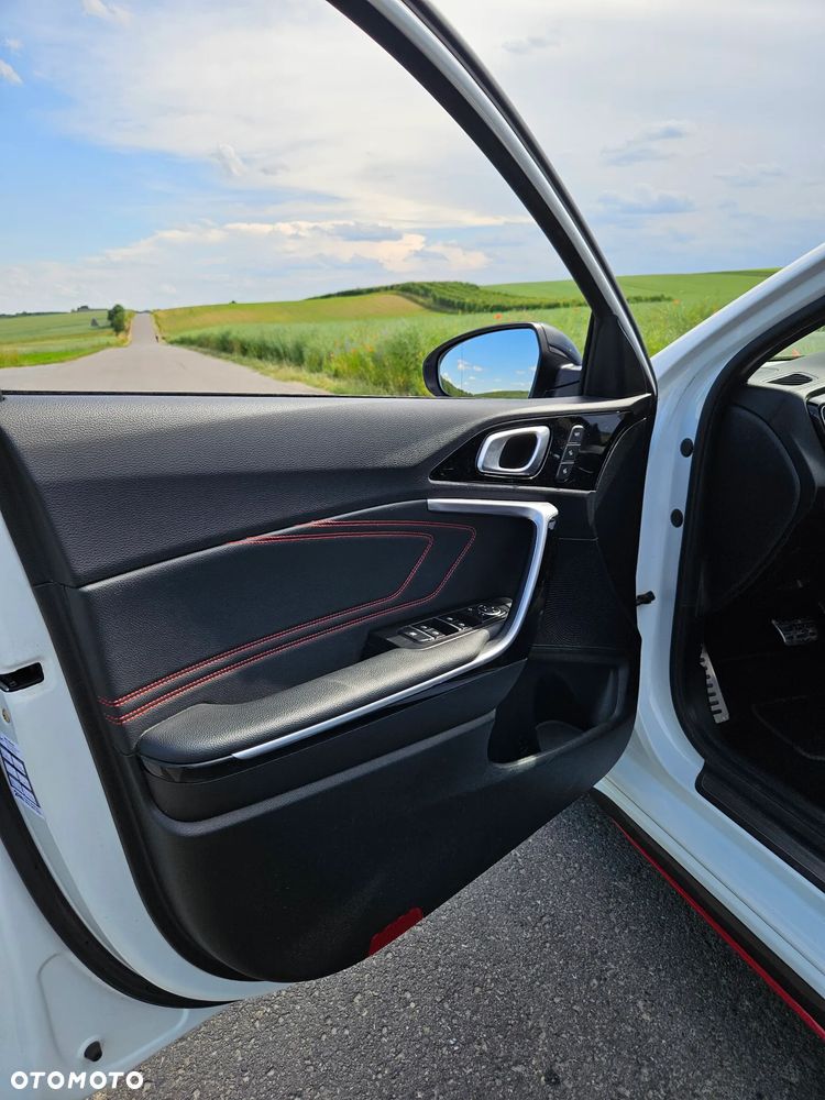 Kia Ceed 1.6 T-GDI GT DCT - 21