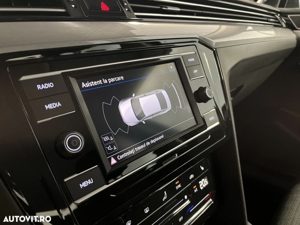 Volkswagen Passat 2.0 TDI DSG Comfortline - 18