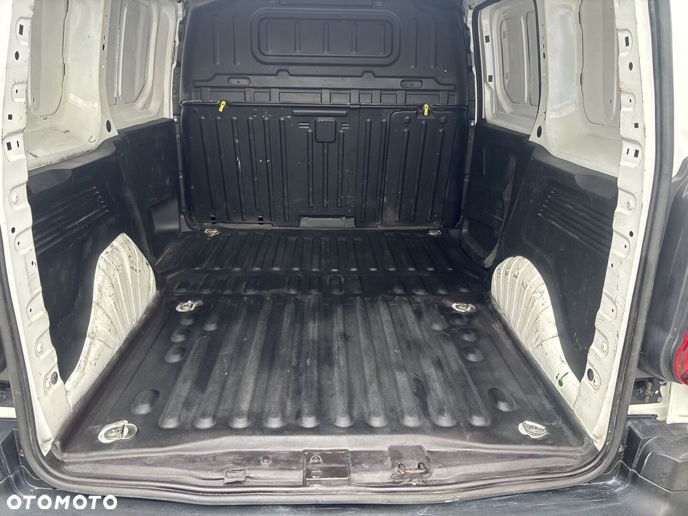 Peugeot Partner - 13