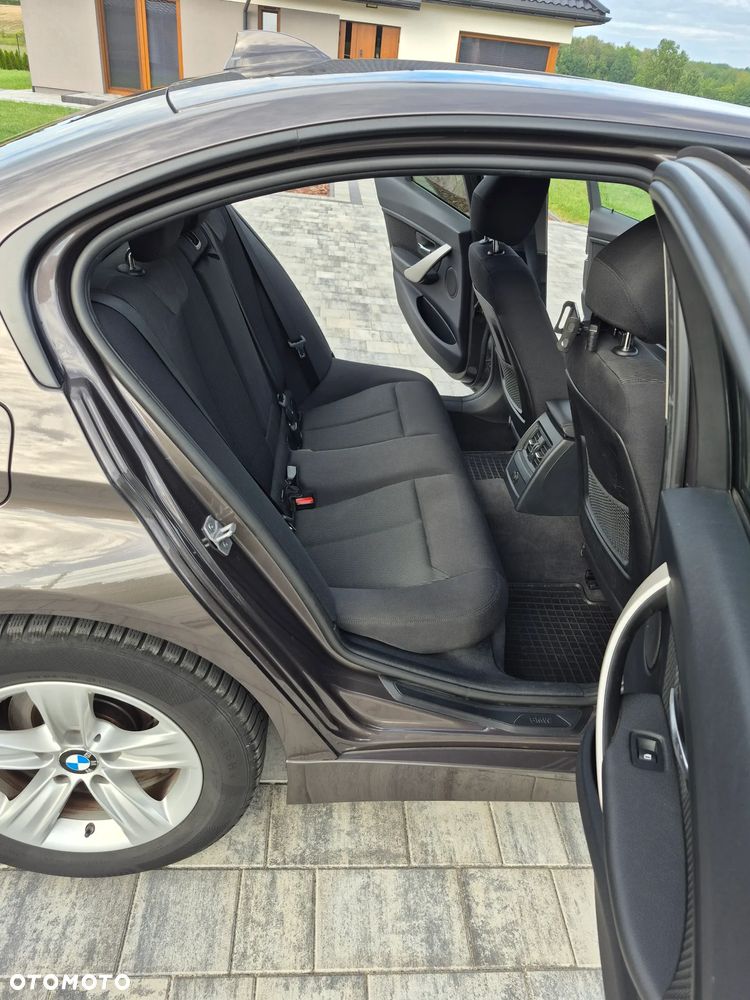 BMW Seria 3 316d - 12