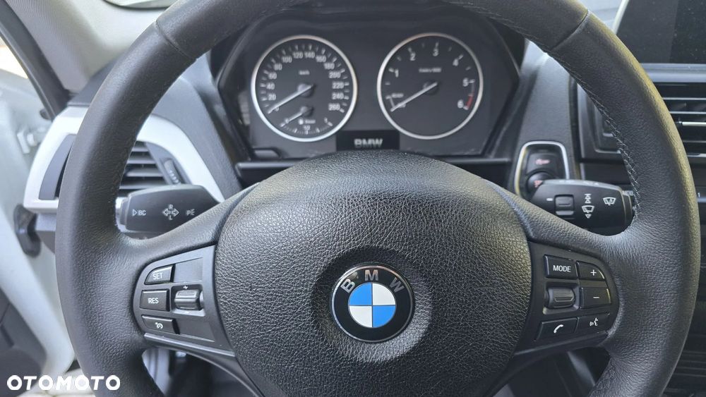 BMW Seria 1 - 33