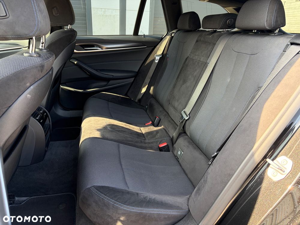 BMW Seria 5 520d M Sport sport - 23