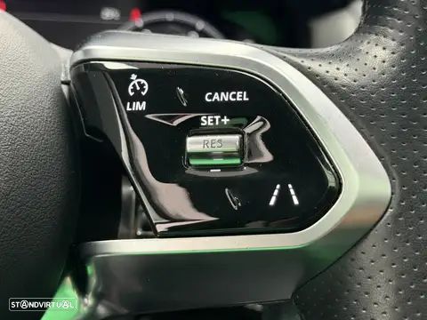 Jaguar XE D180 Aut. R-Dynamic S - 10