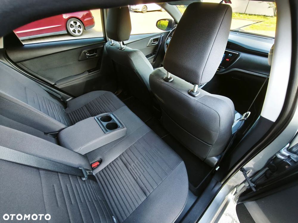 Toyota Auris 1.6 D-4D Dynamic - 19