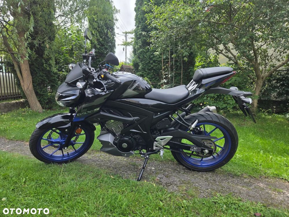 Suzuki GSR - 1