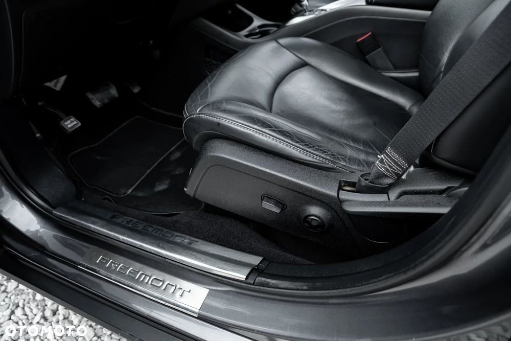 Fiat Freemont 2.0 Multijet 16V DPF Automatik Allrad Black Code - 19