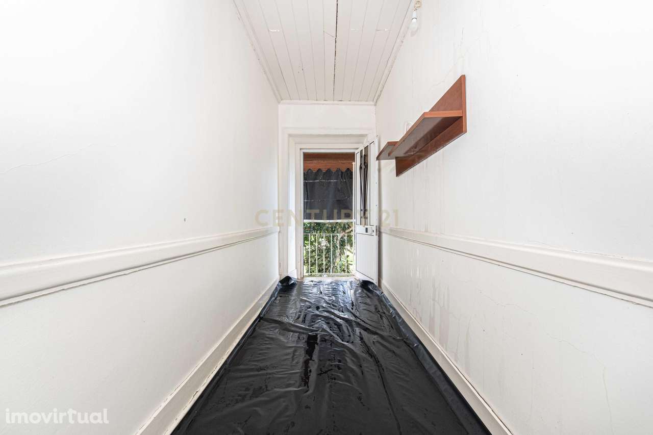 Casa Senhorial T4+2 com Terreno, Garagem para Várias Viaturas e Elevad - Grande imagem: 3/41