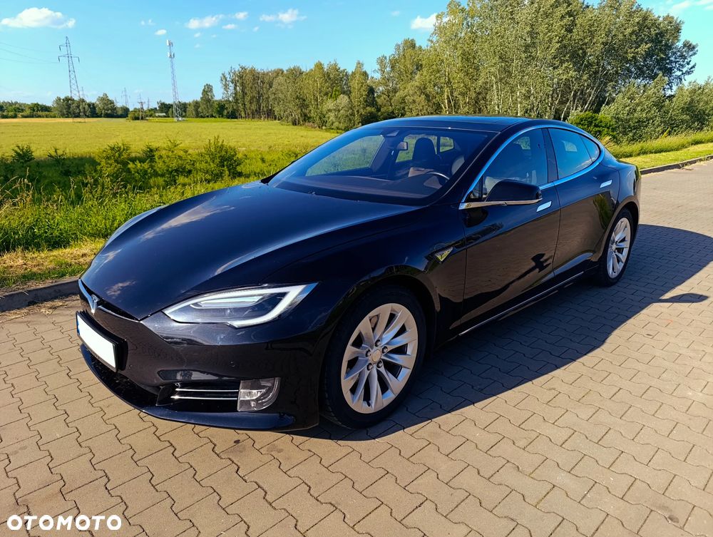 Tesla Model S - 4