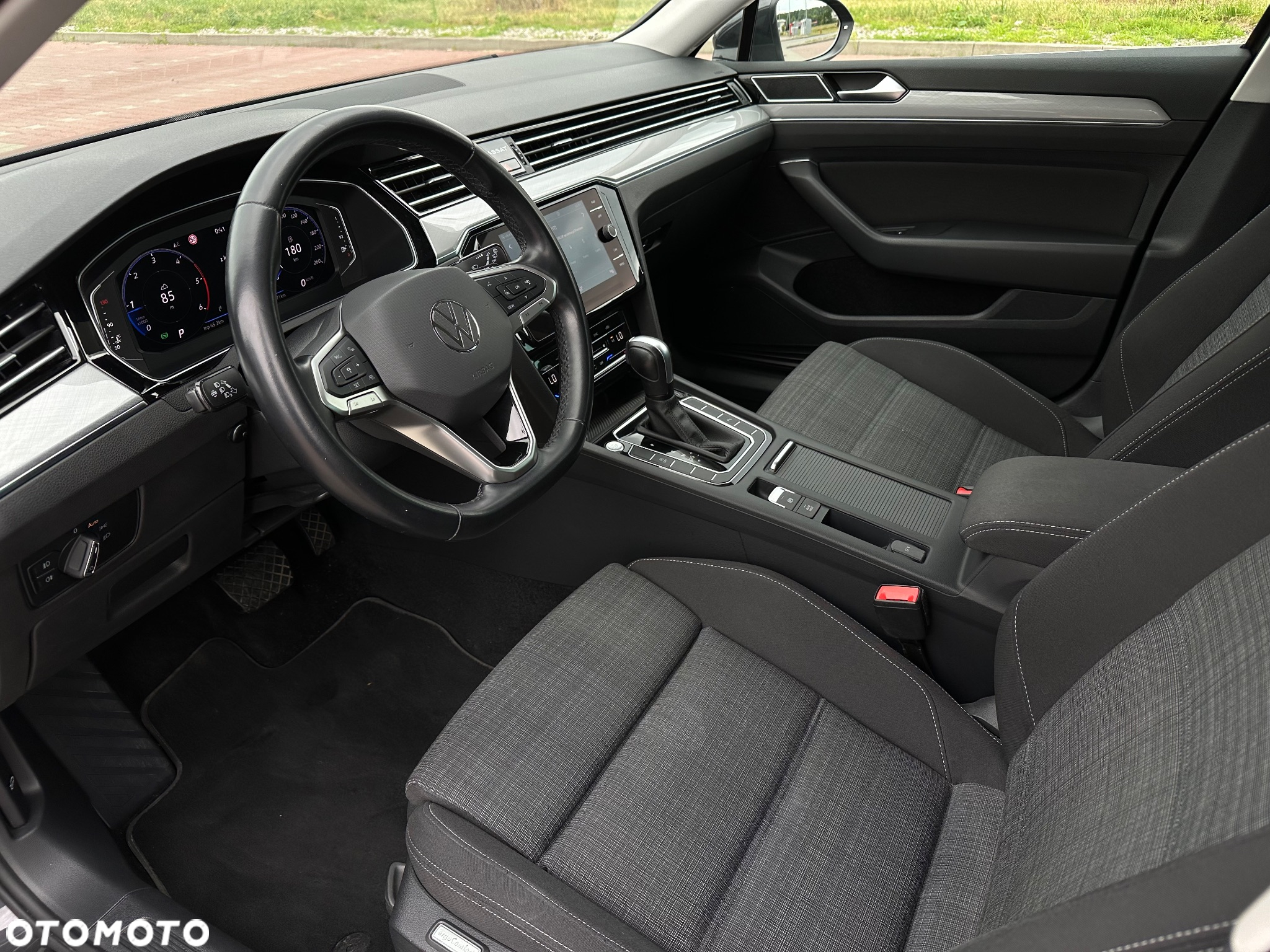 Volkswagen Passat 2.0 TDI BMT Comfortline DSG - 9