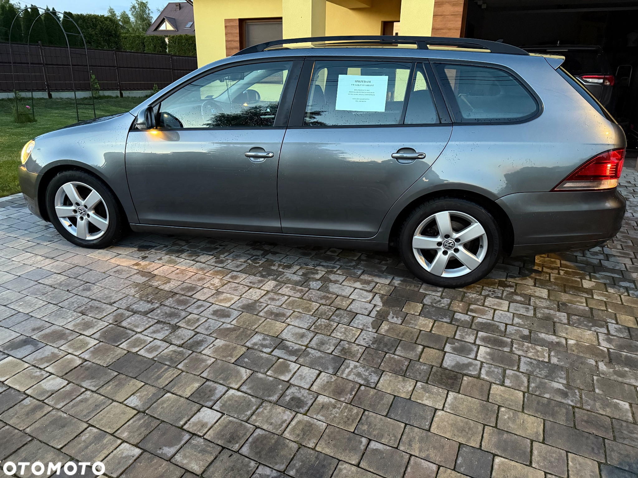 Volkswagen Golf VI 1.6 TDI BlueMot Comfortline - 14