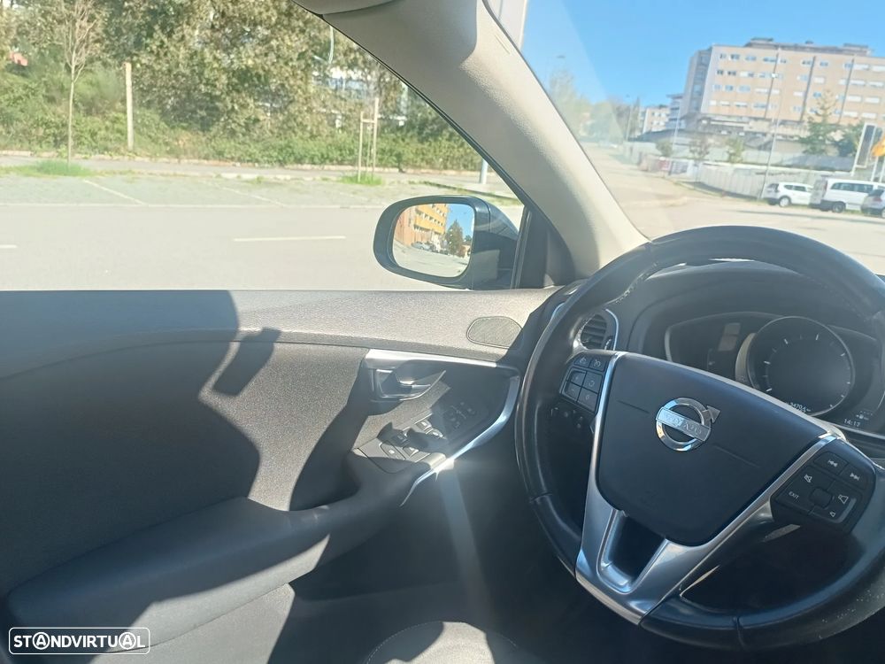Volvo V40 1.6 D2 Momentum - 19