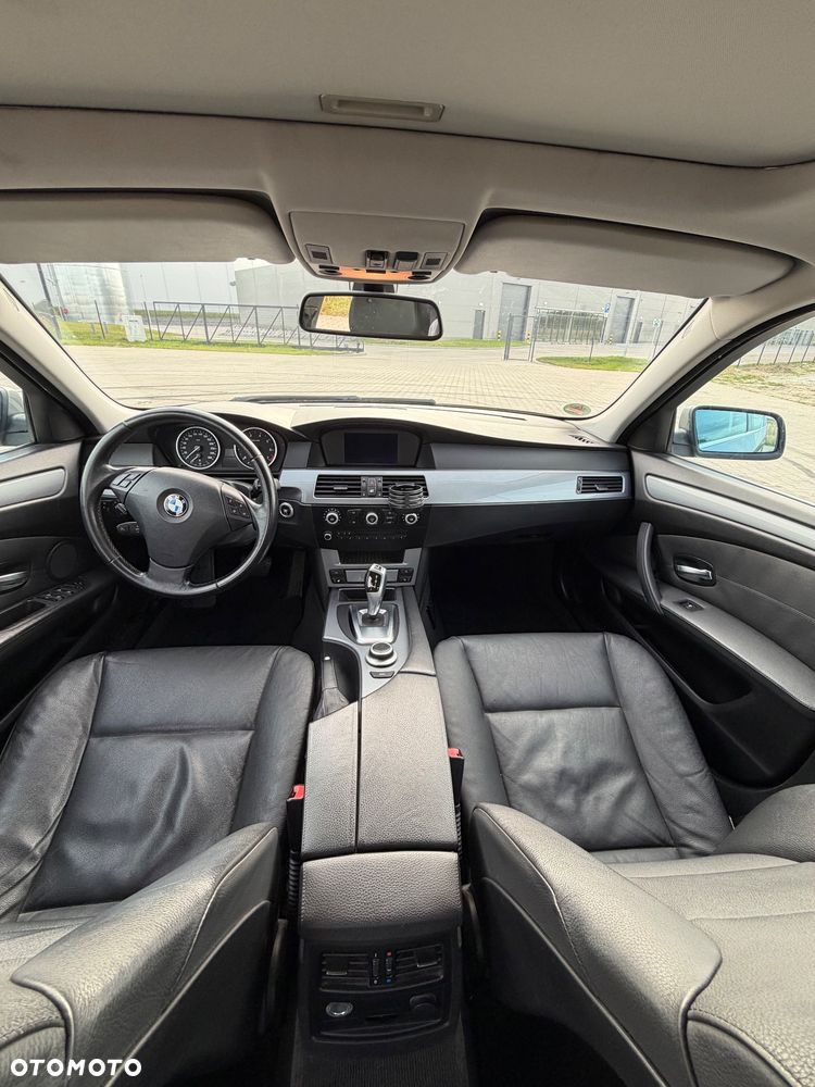 BMW Seria 5 523i - 14