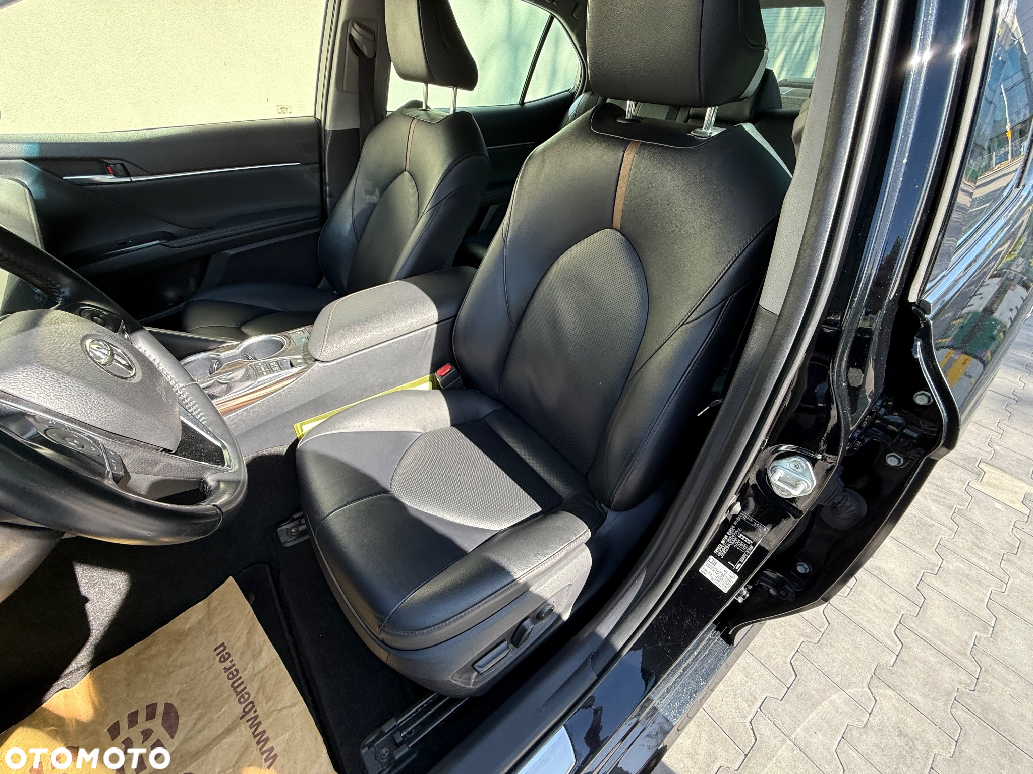Toyota Camry 2.5 Hybrid Executive CVT - 33