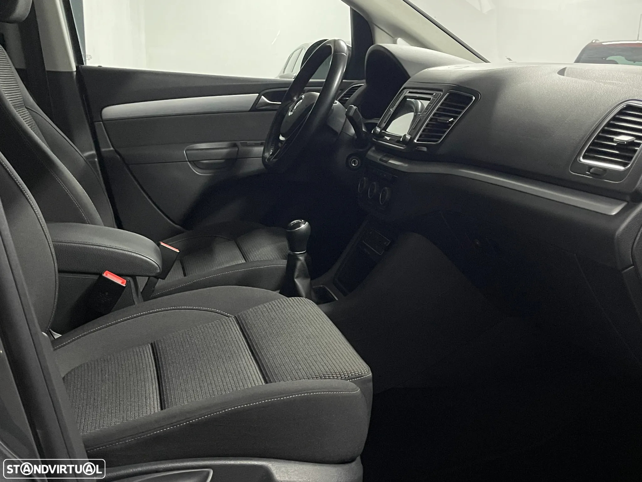 VW Sharan 2.0 TDI Confortline - 24