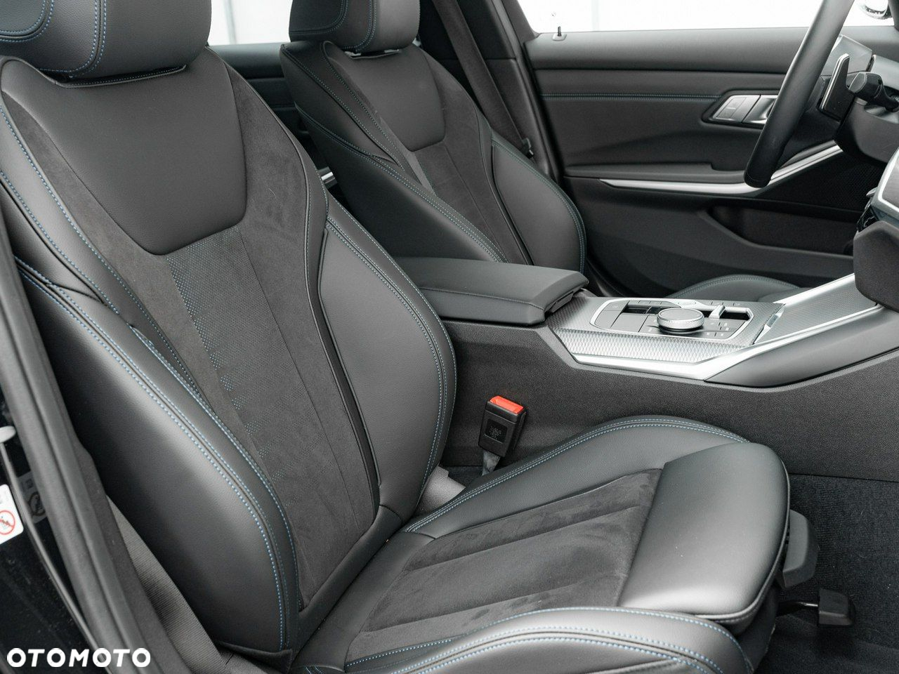 BMW Seria 3 318i M Sport - 32