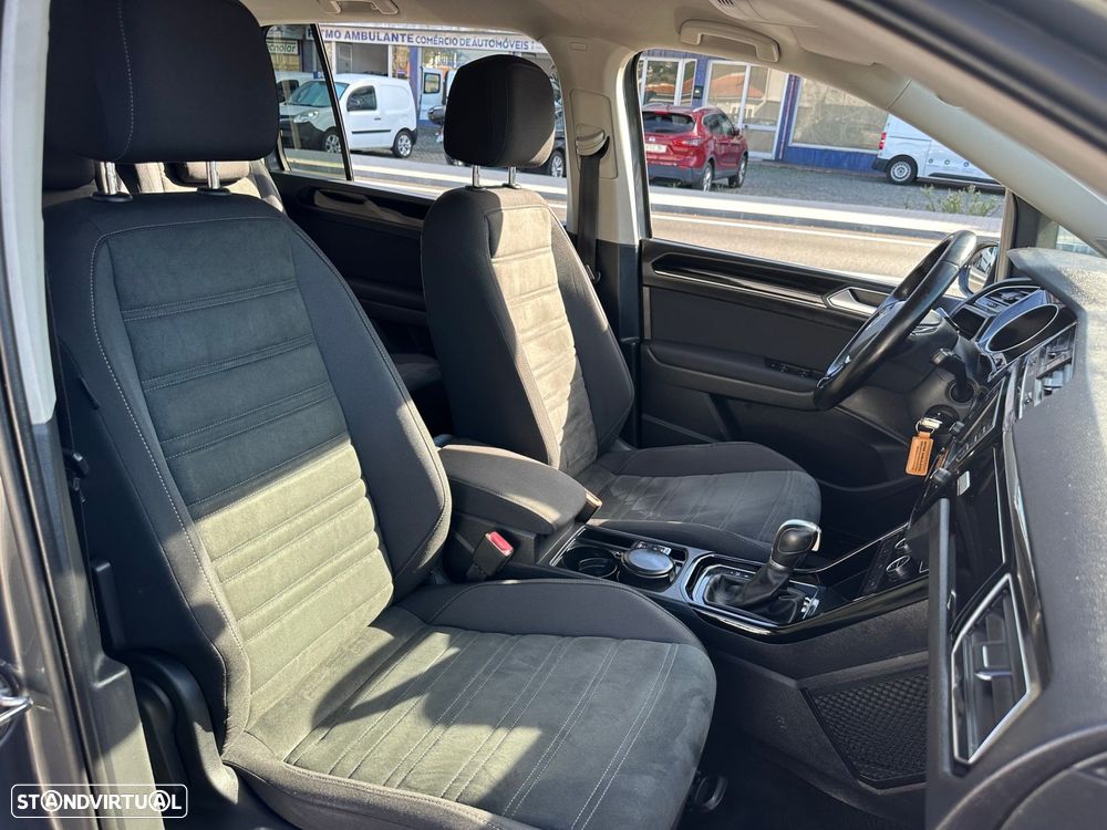 VW Touran 2.0 TDI Highline DSG - 14