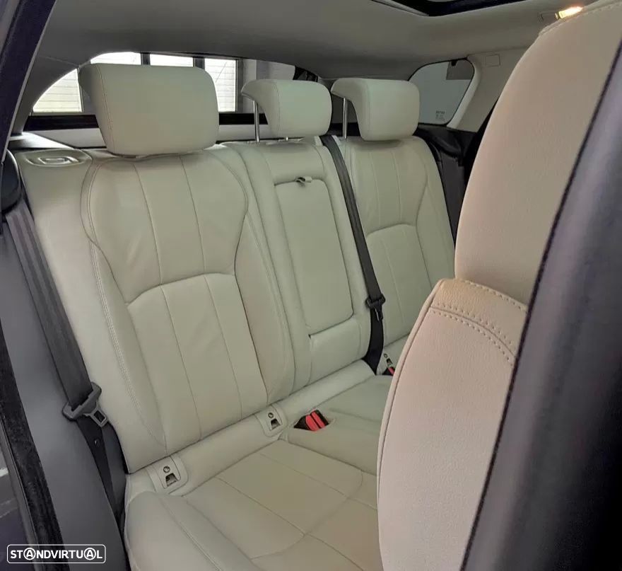 Land Rover Range Rover Evoque 2.0 D150 AWD R-Dynamic HSE Auto - 12