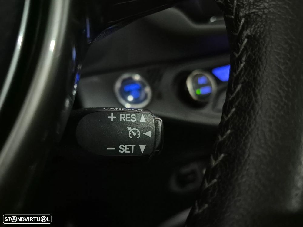 Toyota Yaris 1.5 HSD Comfort +P.Style+P.Techno - 23