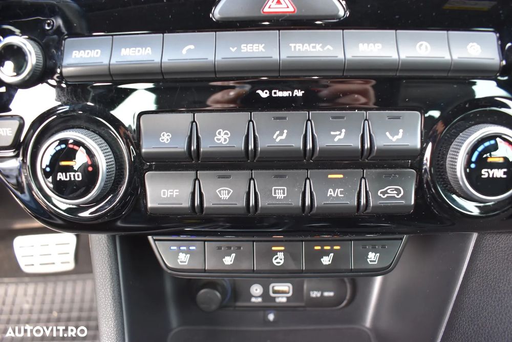 Kia Sportage 1.6 T-GDI 7DCT 4x4 GT Line - 13