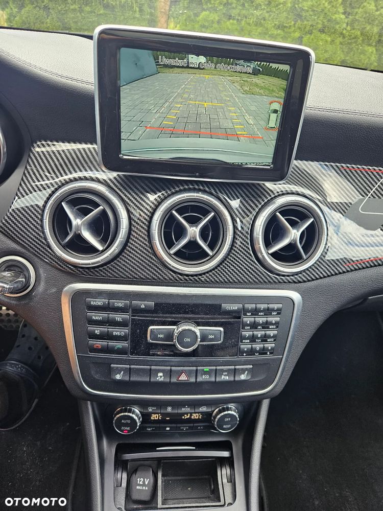 Mercedes-Benz CLA 45 AMG 4-Matic - 8