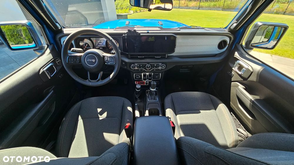 Jeep Wrangler - 16