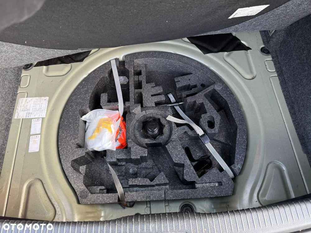 Volkswagen Golf 2.0 TDI DPF Edition - 11