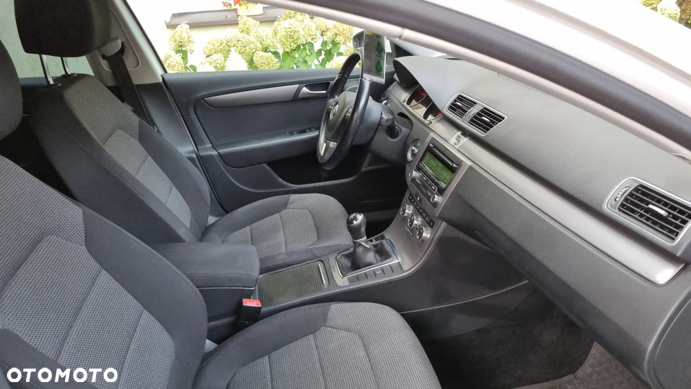 Volkswagen Passat - 9