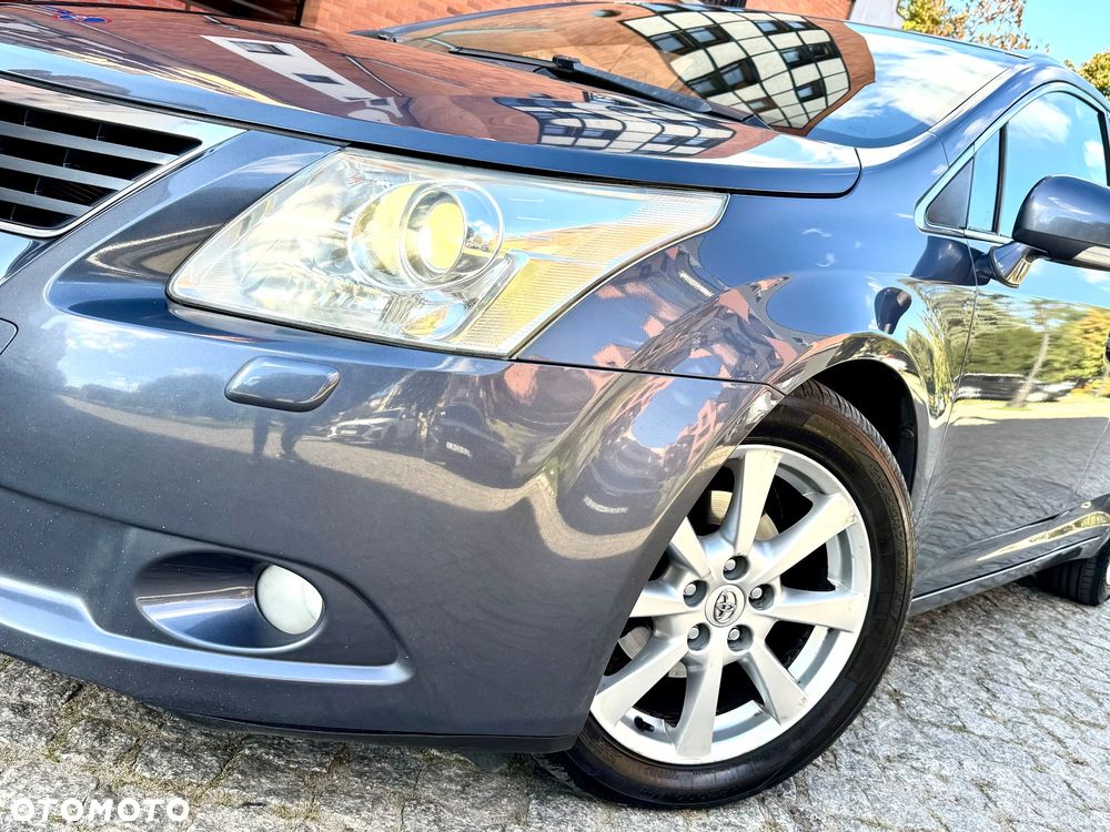 Toyota Avensis 2.0 D-4D Premium - 9