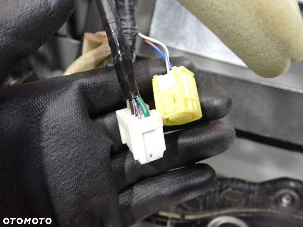 DRZWI PRAWY PRZÓD INFINITI M37X KOL:GAC - 29