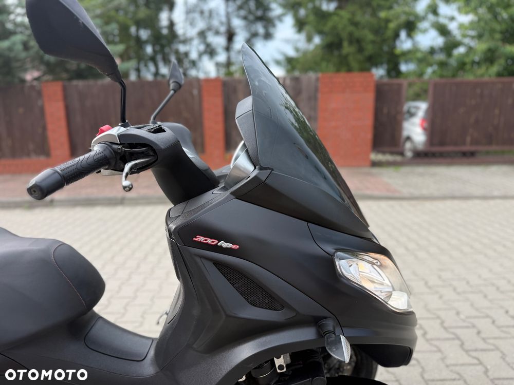 Piaggio MP-3 - 7