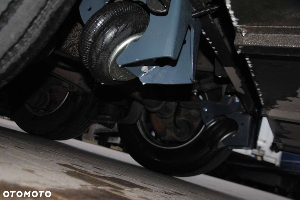 Schmitz Cargobull Varios Mega, podnoszona oś - 17