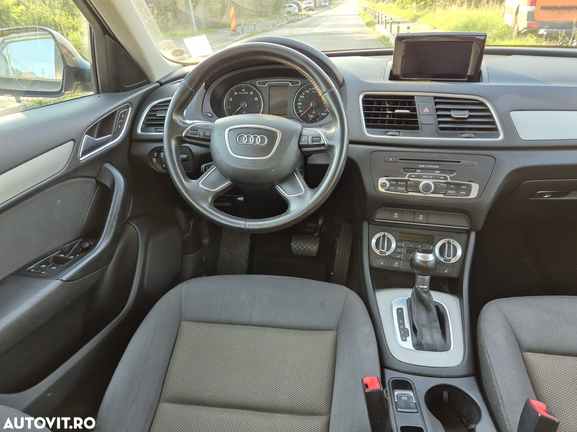 Audi Q3 1.4 TFSI Stronic Design - 8