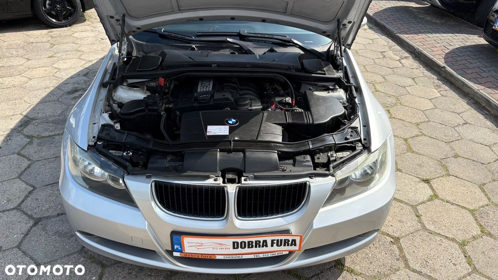 BMW Seria 3 318i - 25