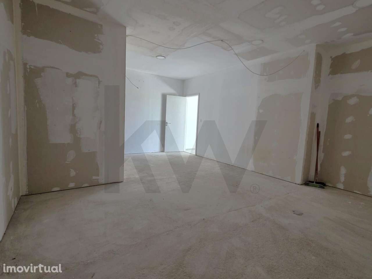 Loja com Garagem na Alta de Lisboa – Excelente Oportunidade de Investi - Grande imagem: 4/17