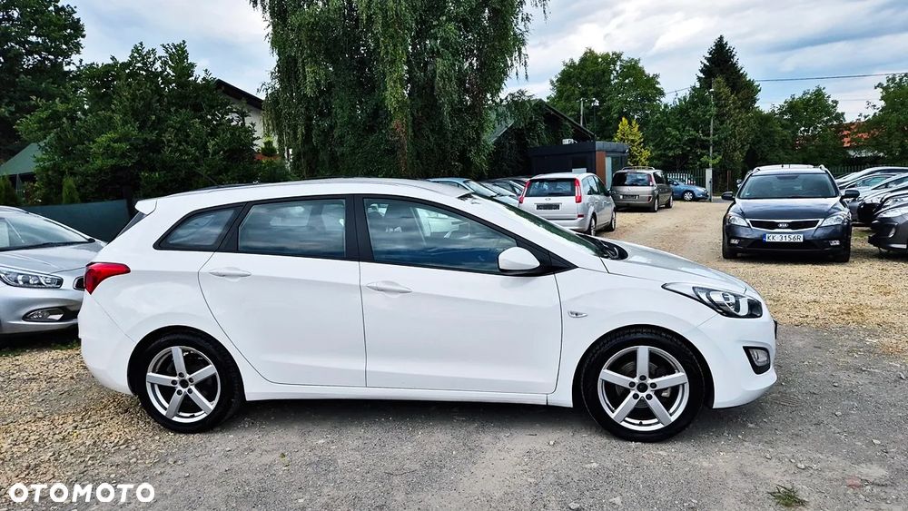 Hyundai i30 1.4 Intro Edition - 9