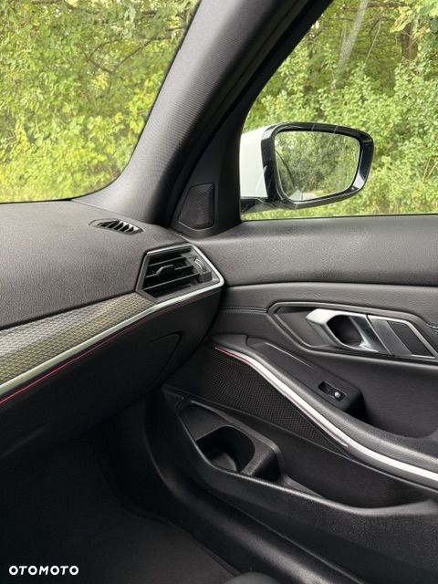 BMW Seria 3 318i M Sport - 8