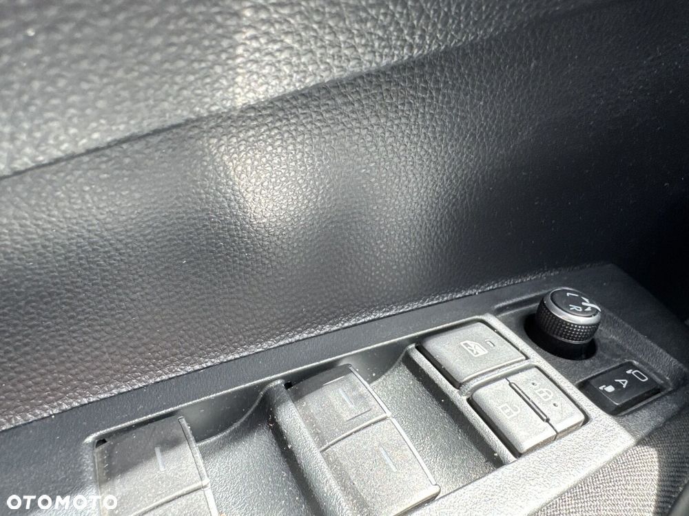 Toyota Corolla - 19