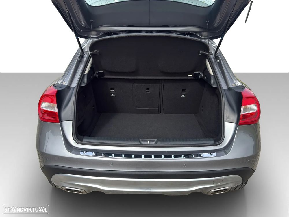 Mercedes-Benz GLA 180 CDI Urban - 16