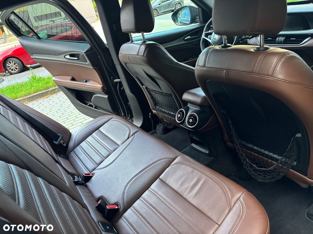 Alfa Romeo Stelvio 2.0 Turbo Executive Q4 - 12