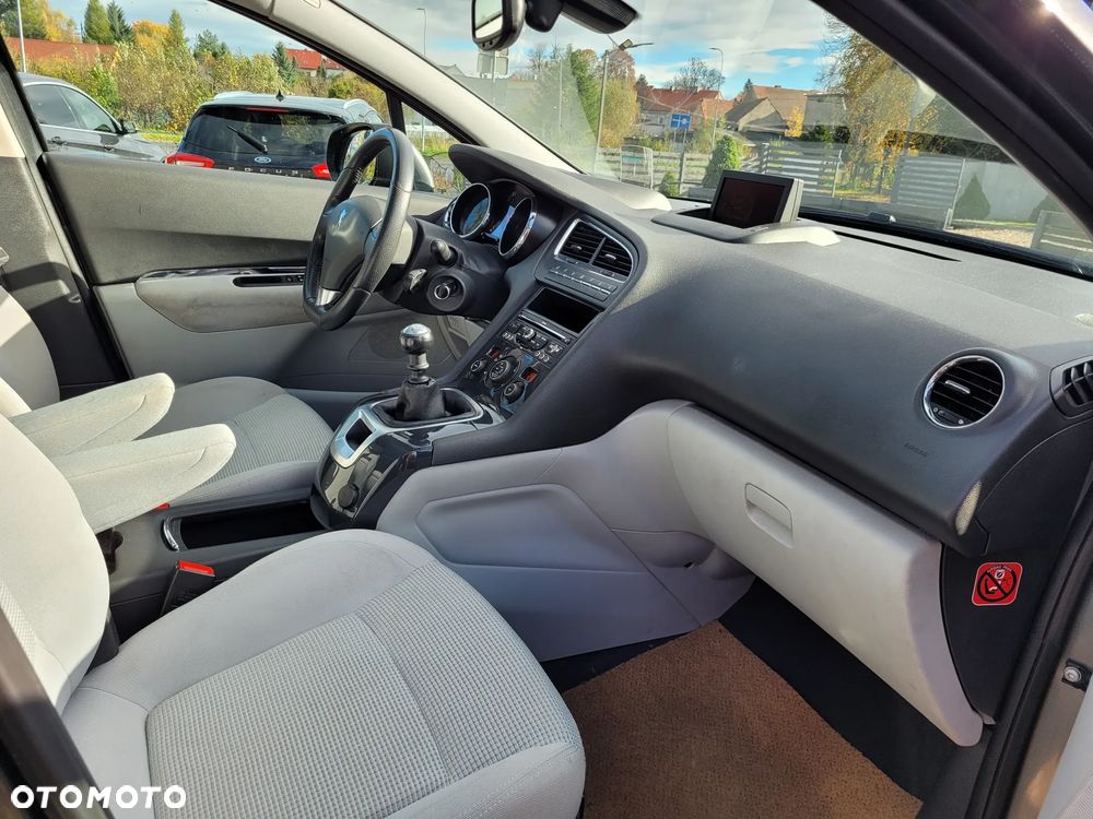 Peugeot 5008 1.6 THP Premium + - 8