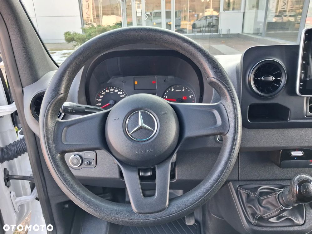 Mercedes-Benz SPRINTER - 25