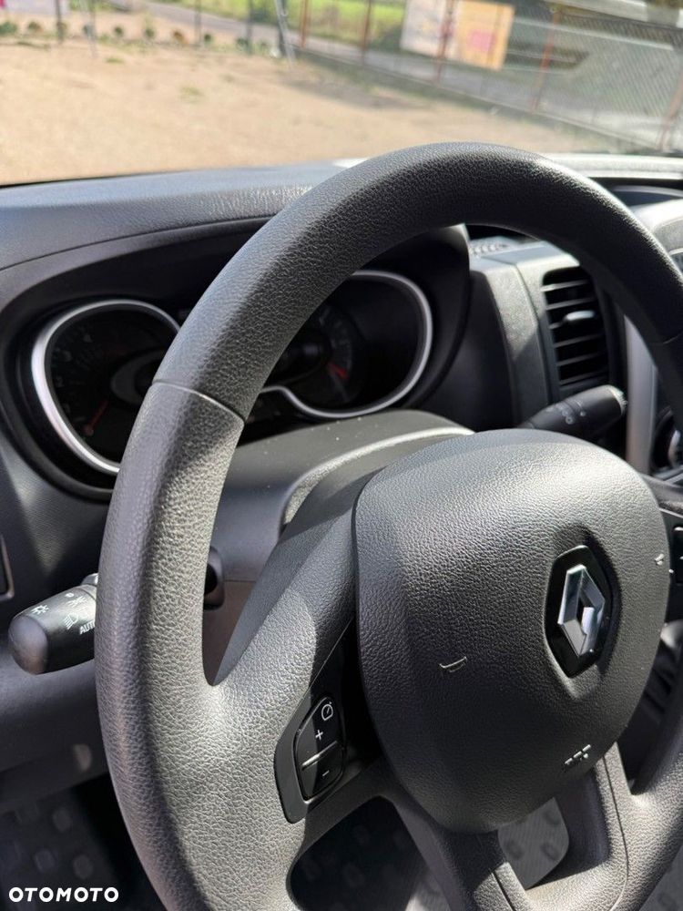 Renault Trafic - 25