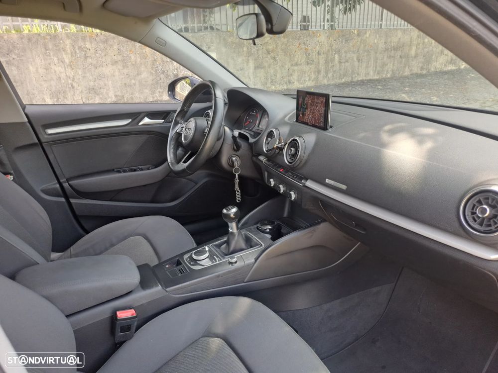 Audi A3 Sportback 1.6 TDI Design - 12